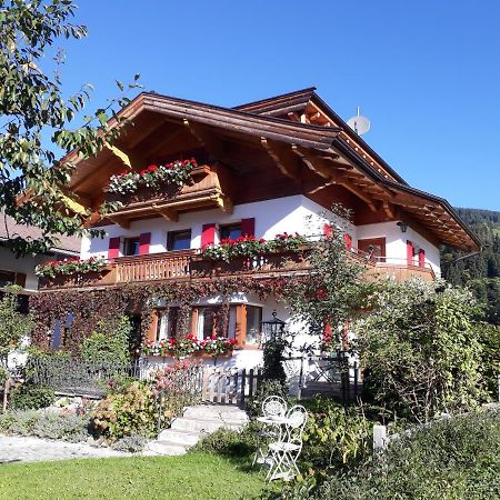 Haus Erika Apartment Brixen im Thale Exterior photo